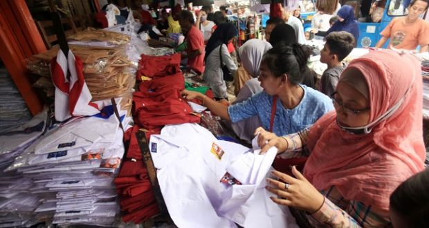 Bisnis Pakaian, Modal Kecil Untung Mengiurkan - SumatraTimes