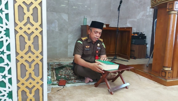 Tausiyah Ba’da Zuhur Kejaksaan Tinggi Riau di Sampaikan Oleh Dr. Zulkifli Lubis