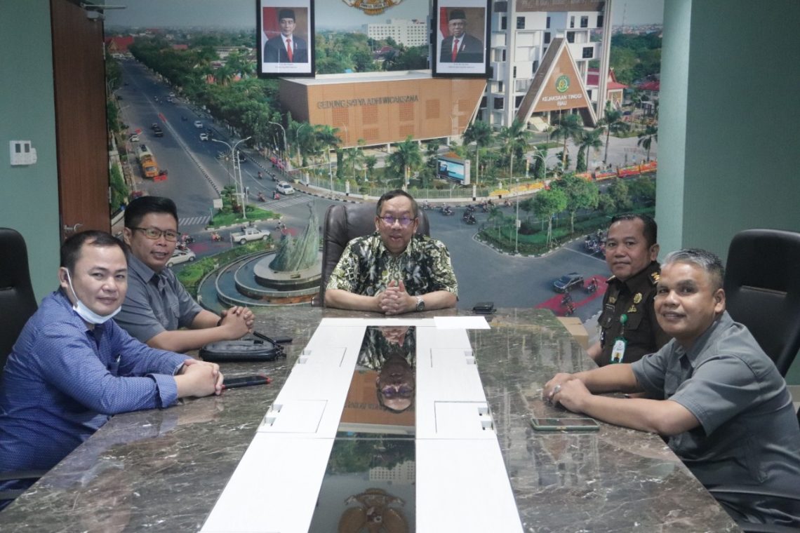 Asintel Kejati Riau Menerima Audiensi DPW Ikatan Media Online Provinsi Riau