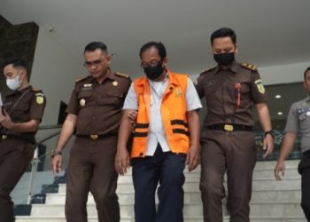 Tersangka DZ  Akhirnya menyerahkan Diri Ke Kejaksaan Tinggi Riau