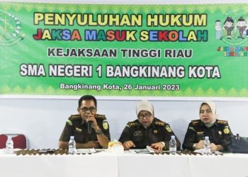 Tim Penerangan Hukum Kejati Riau Laksanakan Giat JMS di SMAN 1 Bangkinang 