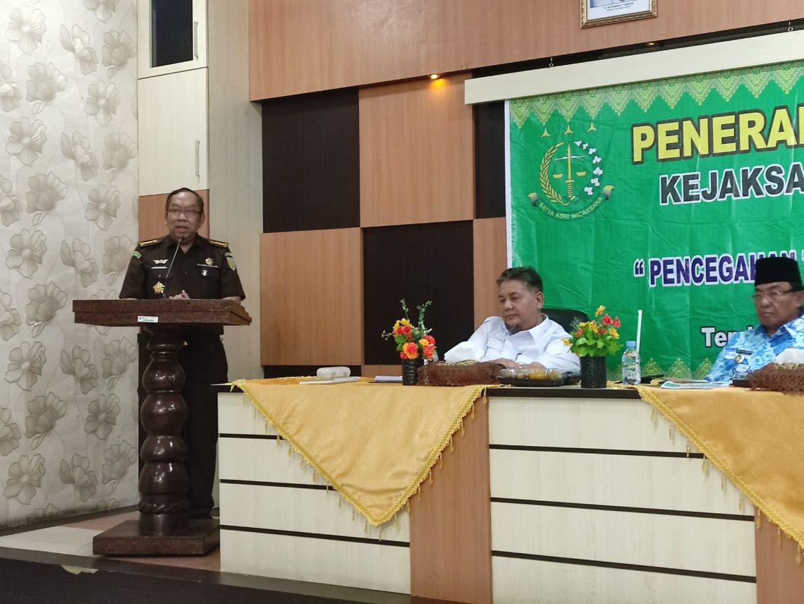 Asintel Kejati Riau Menjadi Narasumber Giat Penerangan Hukum di Bapedda Inhil