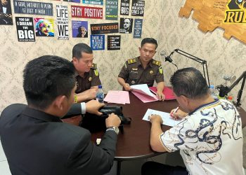 Penyerahan Tanggung Jawab Tersangka NS dan BB Dugaan Tipikor Pembangunan Pelabuhan Bagansiapiapi 