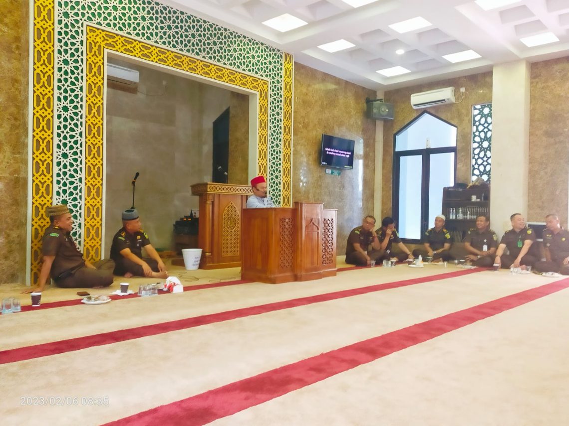 Pengajian Rutin Kejaksaan Tinggi Riau di Isi Oleh Ustadz H Alnop Dinar LC MA