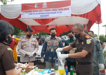 Kejari Kuansing Musnahkan BB Perkara Dari November 2022- Februari 2023