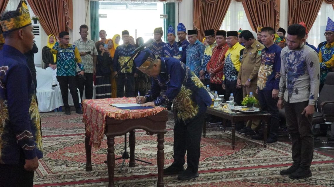 Bupati Rohil Hadiri Pengukuhan PD Kerukunan Bubuhan Banjar Periode 2023-2028