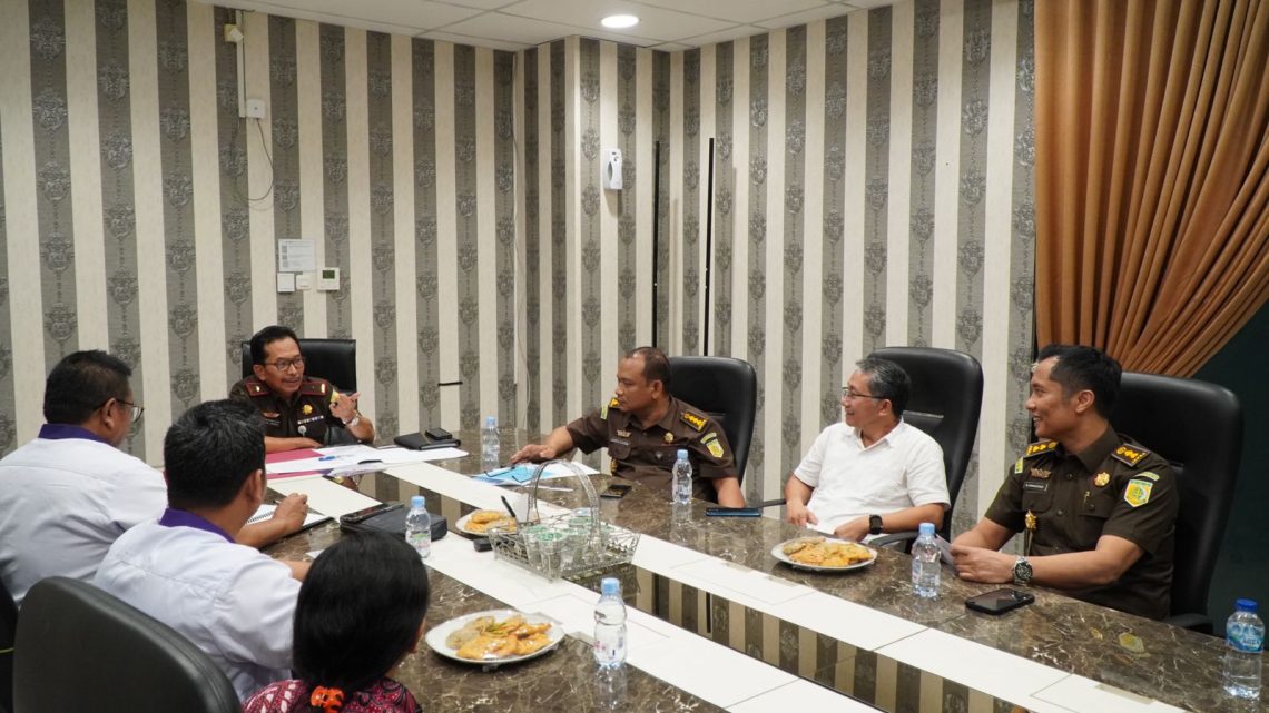 Wakajati Riau Menerima Audiensi Pengurus DPW Majlis Umat Kristen Indonesia Provinsi Riau 