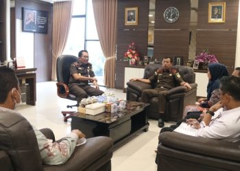 Kepala Kejati Riau Menerima Kunjungan Kerja dan Silaturahmi Rektor Universitas Riau 