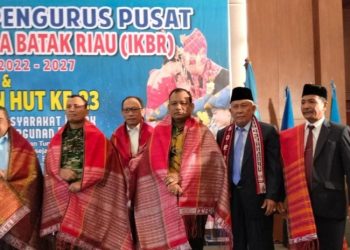 Asisten Pembinaan Kejati Riau Hadiri Pelantikan DPP Ikatan Keluarga Batak Riau 