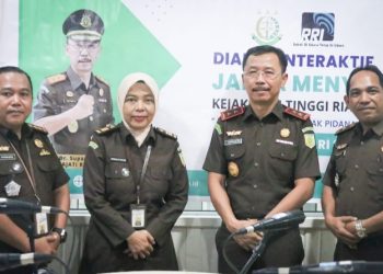 Kajati Riau Menjadi Narsum Dialog Interaktif Jaksa Menyapa di RRI Pekanbaru 