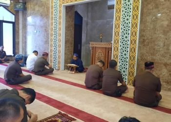 Tausiyah Ba’da Dzuhur di Kejati Riau di sampaikan Oleh Ustadz Chairul Ihkwan 