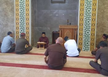 Tausiyah Ba’da Zhuhur di Kejati Riau di sampaikan oleh Ustadz Chairul Ihkwan