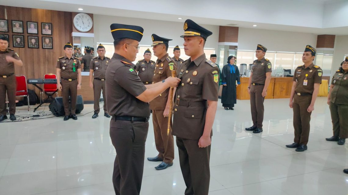 Pelantikan Kasi Pidsus dan Kasi Datun Kejaksaan Negeri Pekanbaru