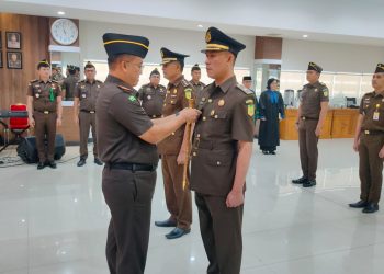 Pelantikan Kasi Pidsus dan Kasi Datun Kejaksaan Negeri Pekanbaru 