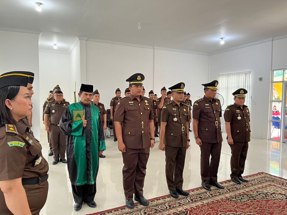 Kajari Yuliarni Appy Pimpin Sertijab Kasi Pidsus dan Kasi Intel Kejari Rohil