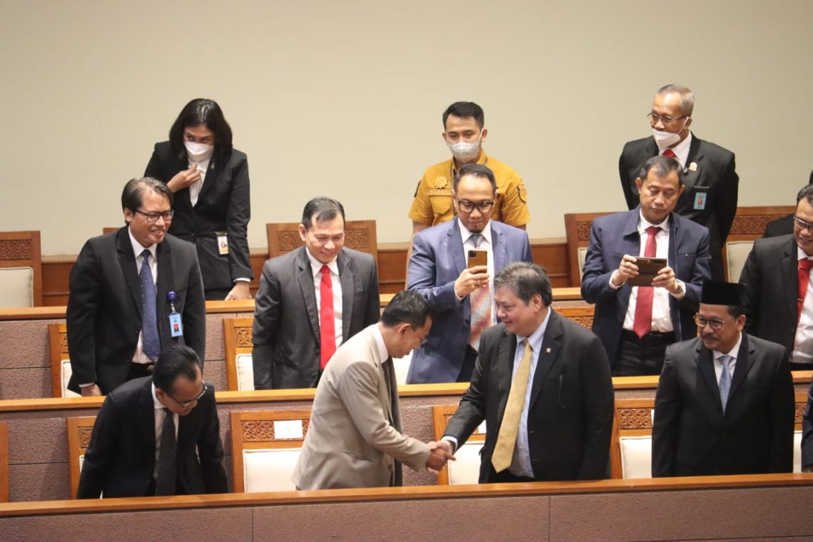 Dirjen PP Kemenkumham Menghadiri Pengesahan UU Cipta Kerja di DPR RI