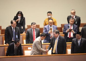 Dirjen PP Kemenkumham Menghadiri Pengesahan UU Cipta Kerja di DPR RI