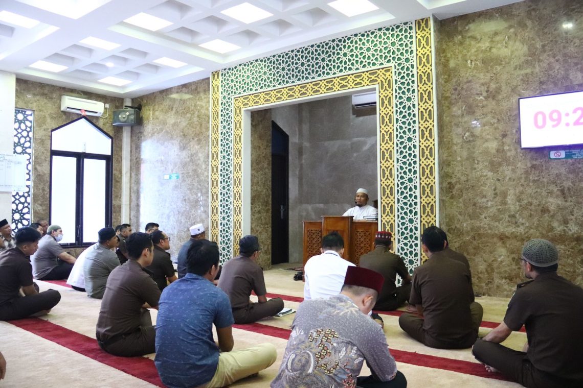 Tausiyah Ustadz H. Edi Azhar, Senjata Orang Beriman yakni Do’a dan sedekah