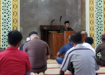 Ustadz Nazril Abdul Muluk Sampaikan Tausiyah Qobla Dzuhur di Kejati Riau