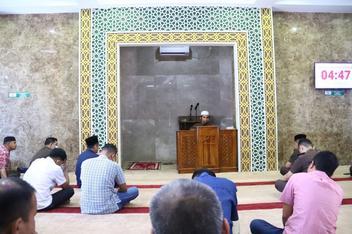 Tausiyah Qobla Dzuhur, Ustadz Syaikh Maulana Husen Al Muqri Kupas Tentang Zakat