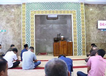 Tausiyah Qobla Dzuhur, Ustadz Syaikh Maulana Husen Al Muqri Kupas Tentang Zakat 