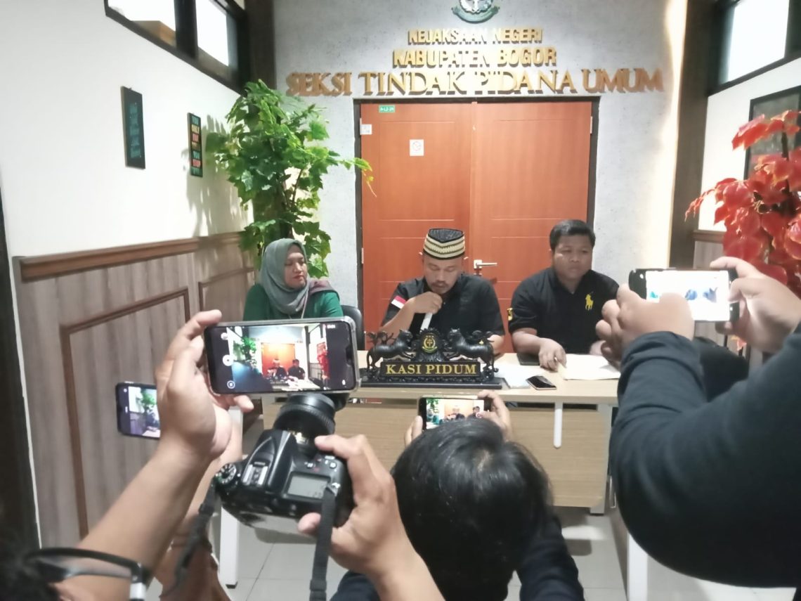 Buron 2  Tahun, Pemalsu Sertifikat Hasan Sjafei Hari Raya di Sel Tahanan