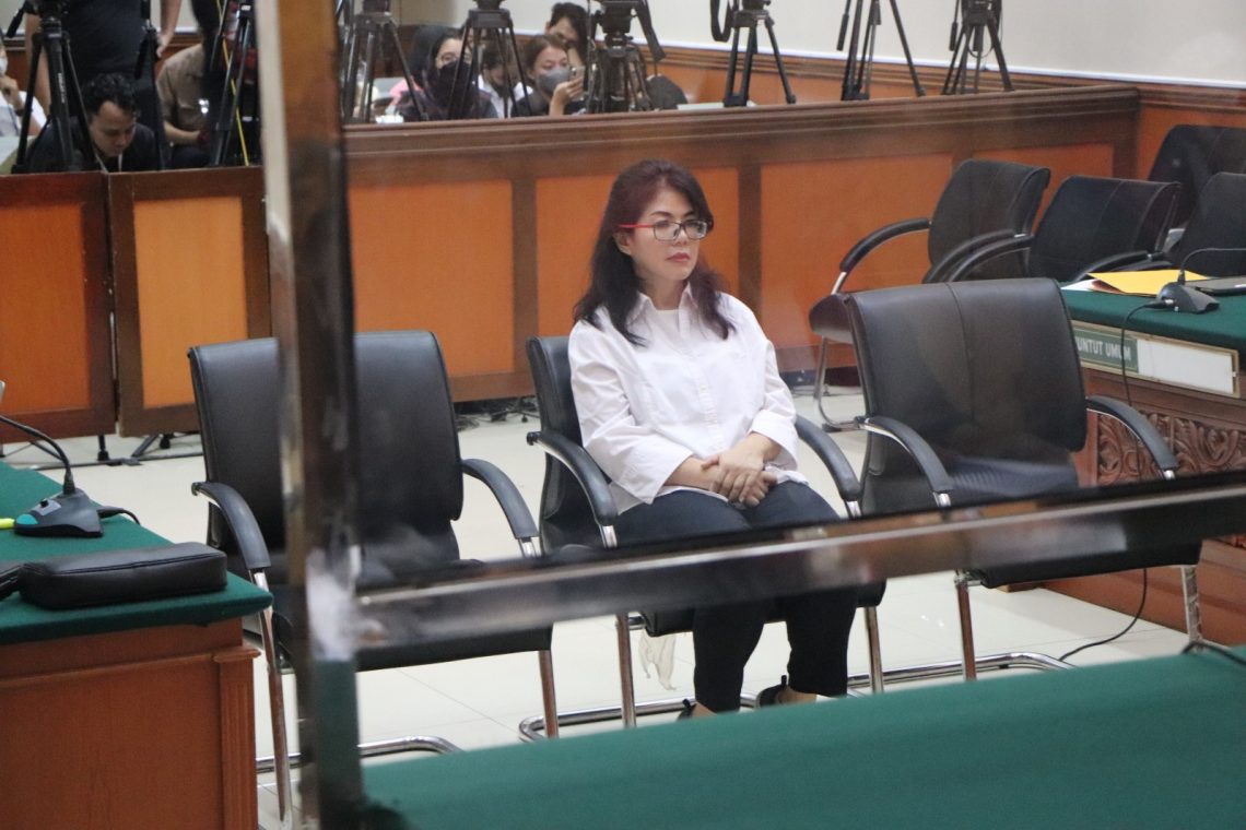 Perkara Narkotika, Terdakwa Linda Pujiastuti Di Vonis Hakim 17  Tahun Penjara dan 2 Miliyar