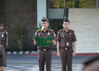 Kordinator Bidang Datun Kejati Riau Menjadi Penerima Apel Pagi