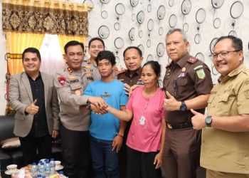 Kajati Sumut & Kapolda Satukan Kembali Erliana Zebua Bersama 5 Anaknya