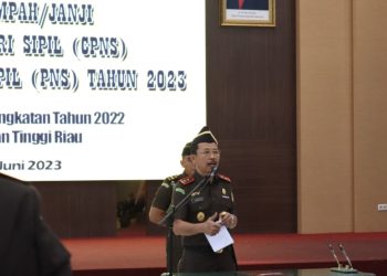 Kajati Riau Dr. Supardi Lantik PNS Tahun 2023 