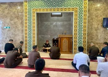 Sebaik – baiknya Manusia Mempelajari Al-Quran & mengajarkannya pada Orang Lain