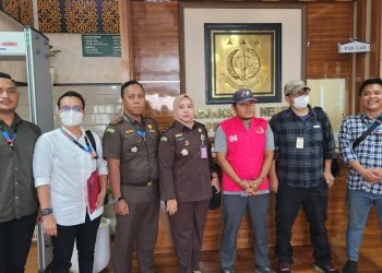 Usai Diamankan, Tersangka F Diserahkan ke Kejari Kepulauan Meranti 