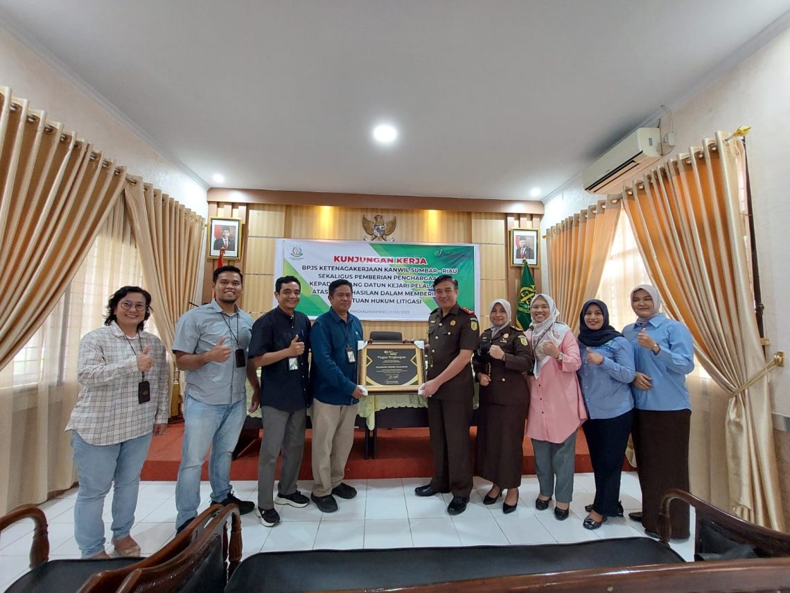 Kajari Pelalawan Terima Kunjungan Kerja BPJS Ketenagakerjaan Sumbar – Riau 