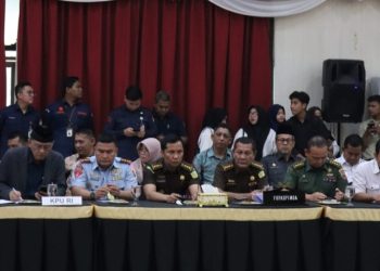 Asintel & Aspidum Kejati Riau Hadiri Pertemuan Komisi II DPR RI-  Pemprov