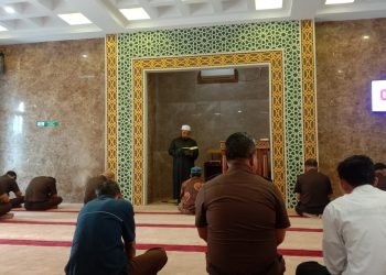 Membaca Al-quran dengan Irama dan Lantunan Indah Sangat di Anjurkan