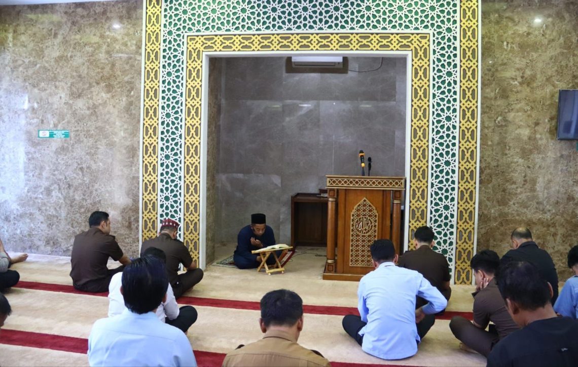Sesungguhnya Seorang Hamba Shalat Semata- mata Karena Allah