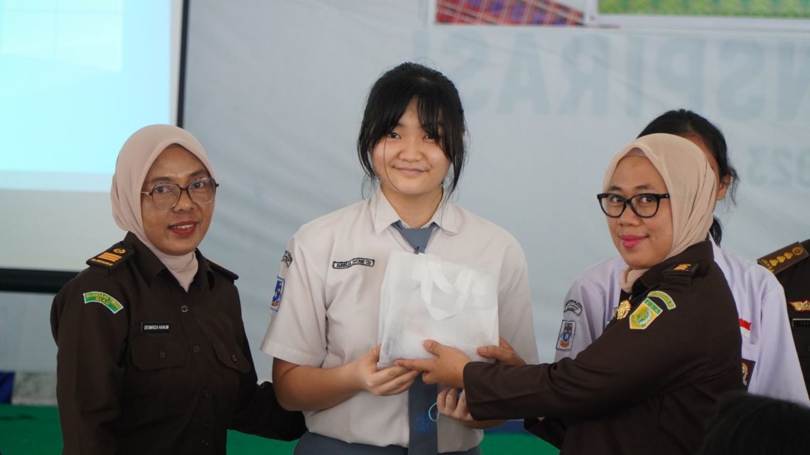 Tim Penkum Kejati Riau Melaksanakan JMS ke SMA Santo Tarcisius Dumai