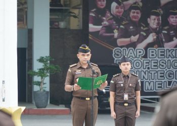Koordinator Bidang Pidsus Kejati Riau Menjadi Penerima Apel Kerja Pagi