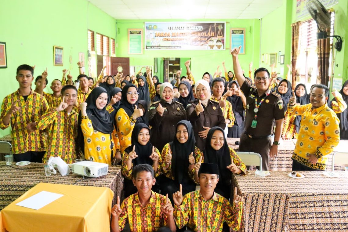 Kejati Riau Lakukan Penyuluhan Hukum Program JMS di SMK Negeri 1 Siak