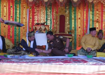 Kasi Intel Kejari Rohil Hadiri Kenduri Adat Kampung Pujud & Penambalan Gelar Adat Gubernur Riau
