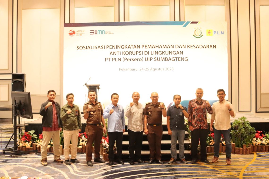 Koordinator Bidang Intelijen Kejati Riau Narsum Anti Korupsi di Lingkungan PT. PLN UIP Sumbagteng