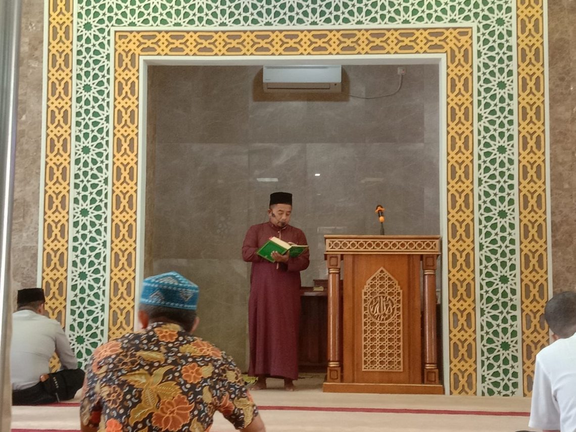 Tausiyah Ba’da Dzuhur di Kejati Riau Bahas tentang Hukum Pinjam dan Hutang