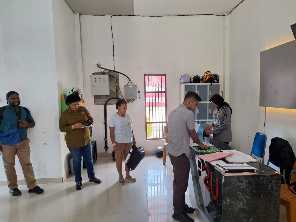 Kasus Dana Hibah, Kejati Papua Barat Lakukan Penahanan Terhadap Tersangka YMF