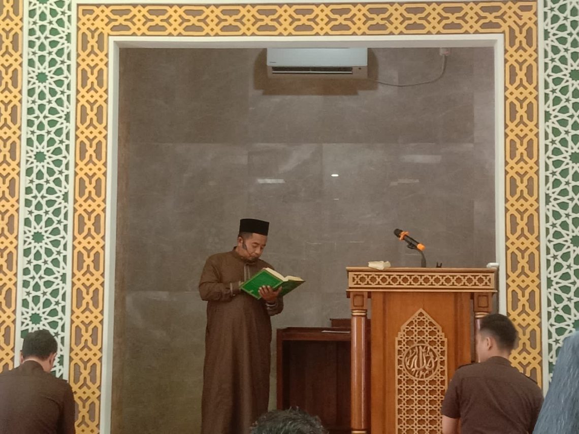 Shalat Adalah Sarana Perjalanan Menuju Allah SWT dan Mi’rajnya Kaum Beriman
