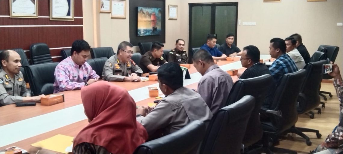 Pemeriksa Intelijen dan Pemeriksa Datun Pengawasan Kejati Riau Hadiri Koordinasi Saber Pungli