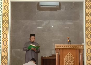 Siapa yang sholat 40 hari berjamaah akan Dicatat Baginya Dua Kebebasan