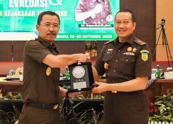 Kajati Riau Dr. Supardi mengikuti Monitoring & Evaluasi JAM- Pidmil Kejaksaan Agung RI