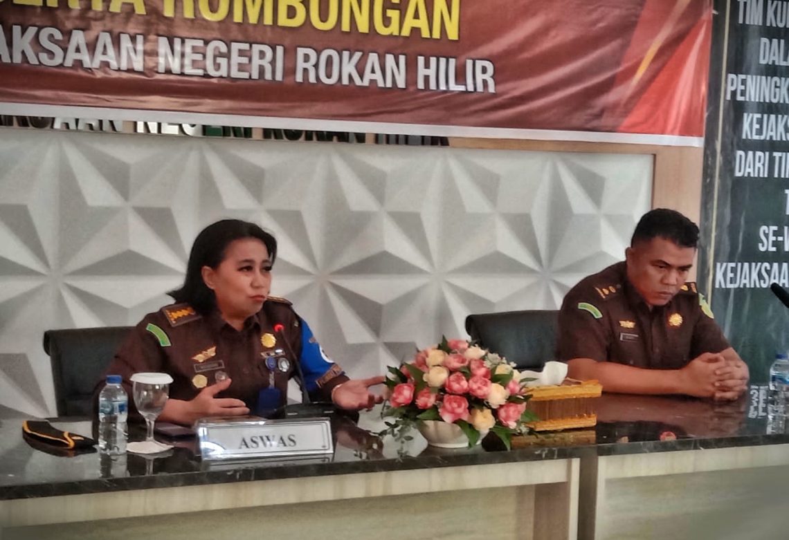 Aswas Kejati Riau Melakukan Inspeksi Pemantauan di Kejaksaaan Negeri Rokan Hilir