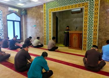 Keutamaan Orang yang Berjalan menuju Masjid di waktu Subuh dan Isya