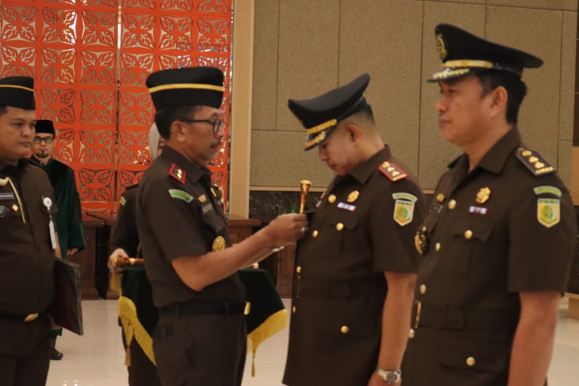 Kepala Kejaksaaan Tinggi Riau Lantik Kajari Pangkalan Kerinci dan dua Kordinator 
